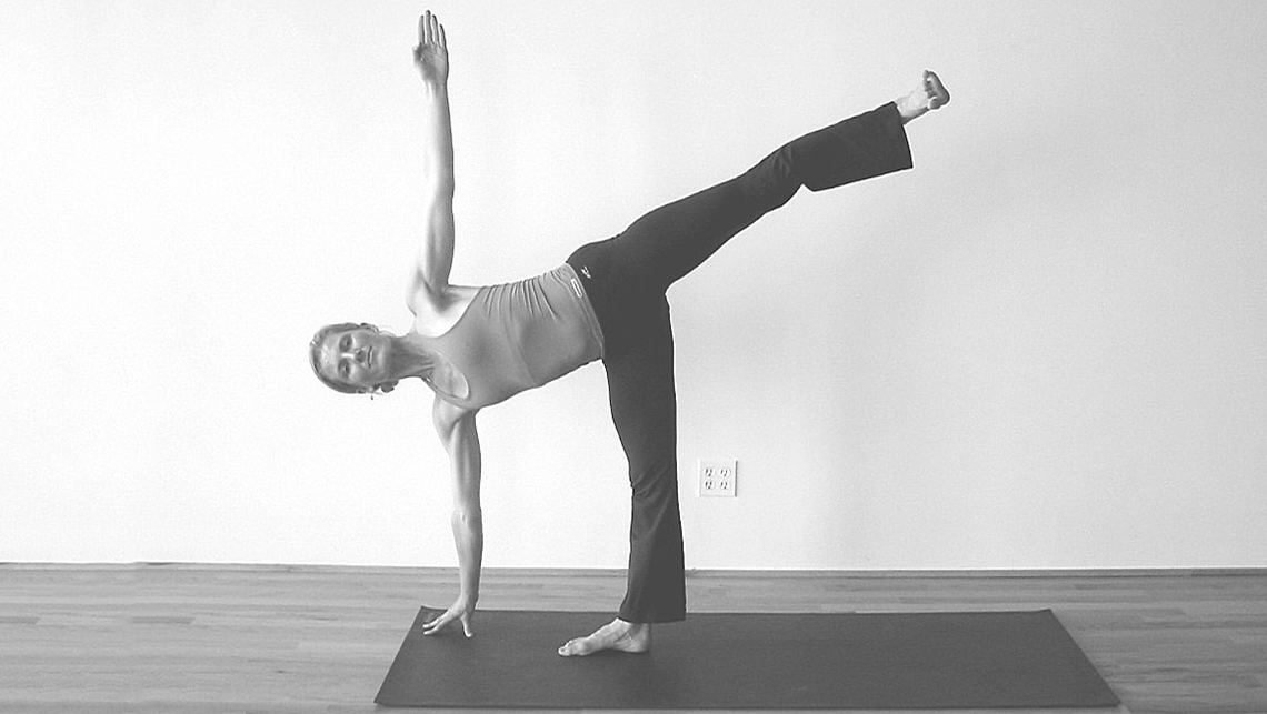 Ardha Chandrasana